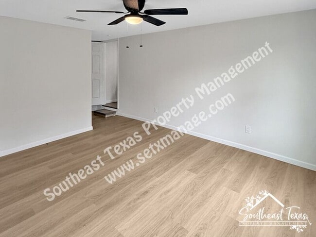 Building Photo - 5260 Landry Ln