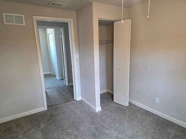 Building Photo - 21307 SE Hawthorne Rd