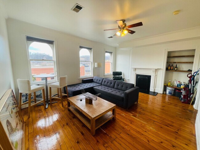 Primary Photo - 5210 Butler St