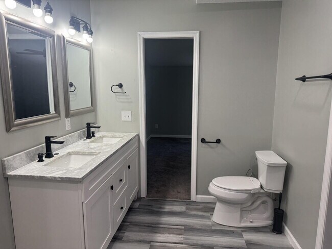 Building Photo - Discover peaceful country living