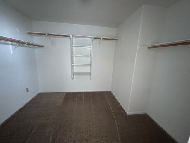 Building Photo - 2201 Riley Dr