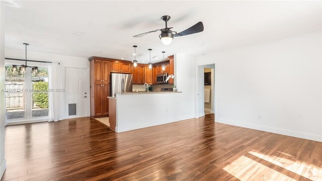 Building Photo - 1701 SW 12th Ave