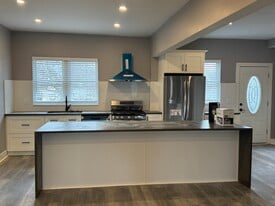 Building Photo - 3374 Webster Ave