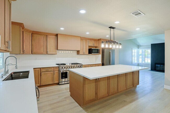 Building Photo - 9909 Merced River Ave