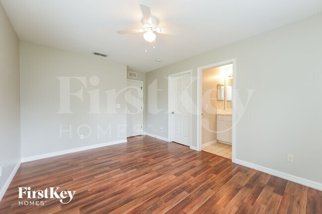 Building Photo - 774 Bell Blvd S