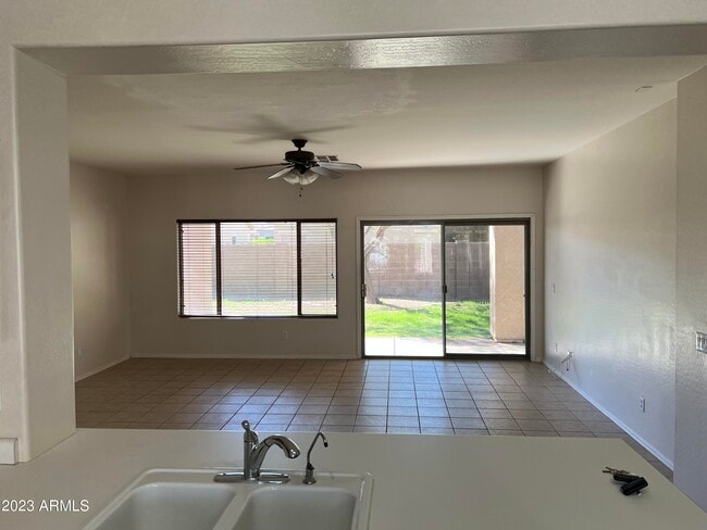 Building Photo - 21167 E Lords Wy