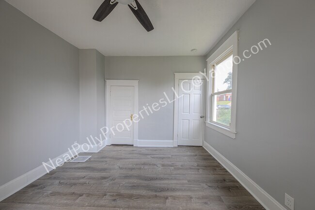 Building Photo - 1795 Kahn Avenue