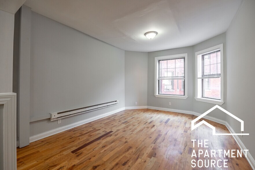 Primary Photo - 4415 N Wolcott Ave