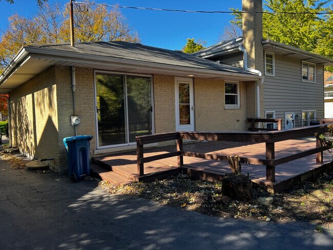 Building Photo - 5341 Grand Ave