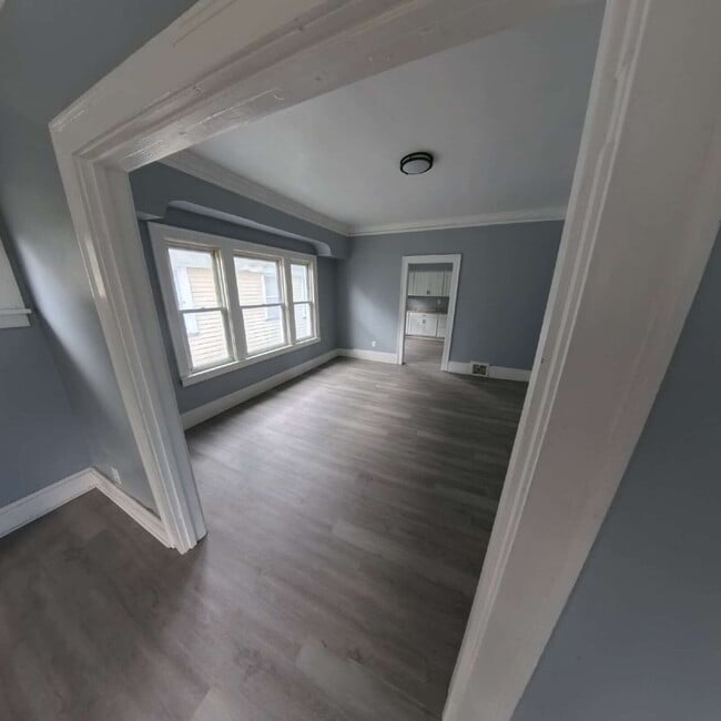 Building Photo - "3-Bedroom Duplex - 1210 Sq Ft of Comfort!"