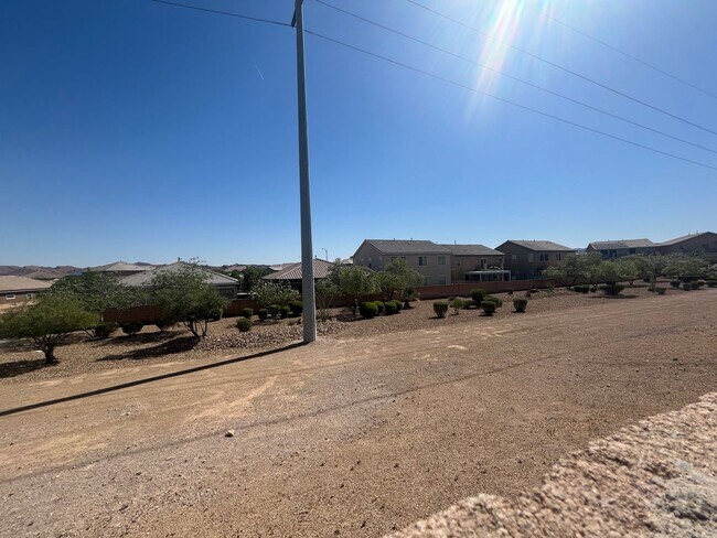Building Photo - Stylish single-story living with 3 bedrooms, 2 baths, plus a versatile den — 1,489 sq ft of comfo...