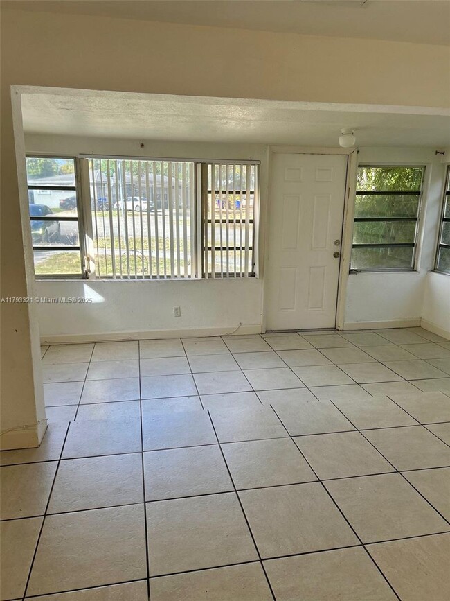Building Photo - 550 N 58th Ave