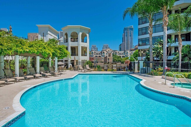 Building Photo - 700 W Harbor Dr
