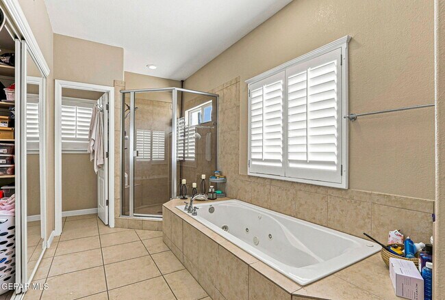 Building Photo - 13566 Emerald Coast Ln