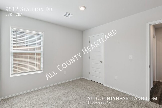 Building Photo - 9512 Stallion Dr