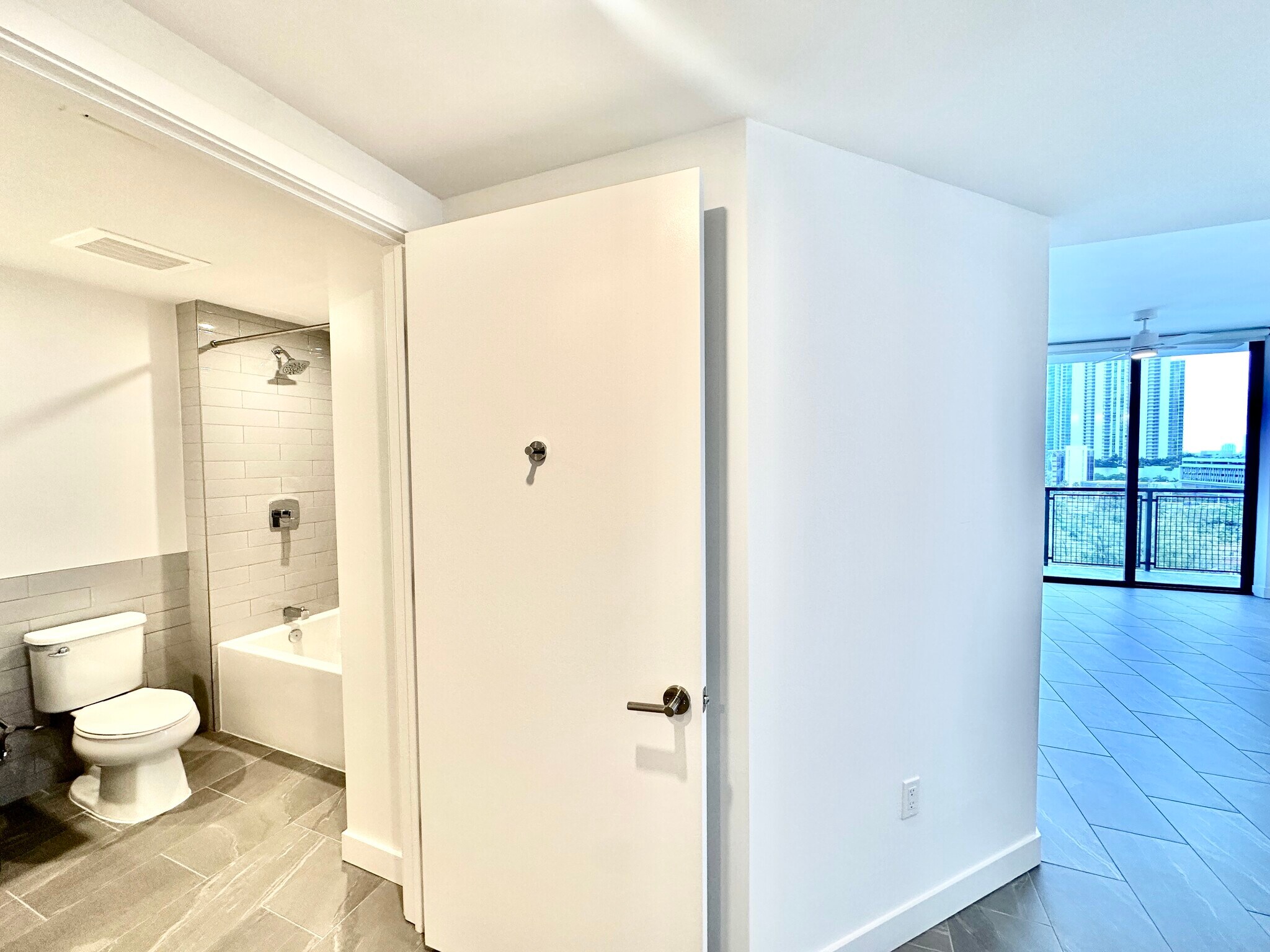 Building Photo - 1945 NW 3rd Ave