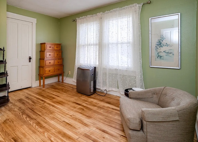 Building Photo - 111 E Jackson St