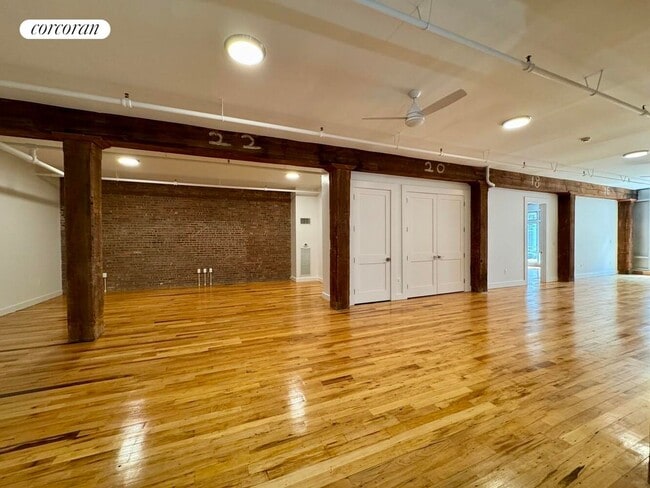 Building Photo - 275 Conover St