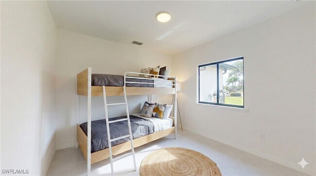 Building Photo - 1902 Northwest 28th Ave