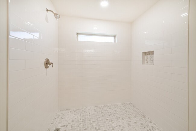 Building Photo - 1011 Baltic Ln