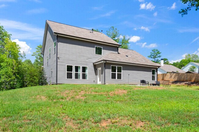 Building Photo - 2108 Charmond Dr