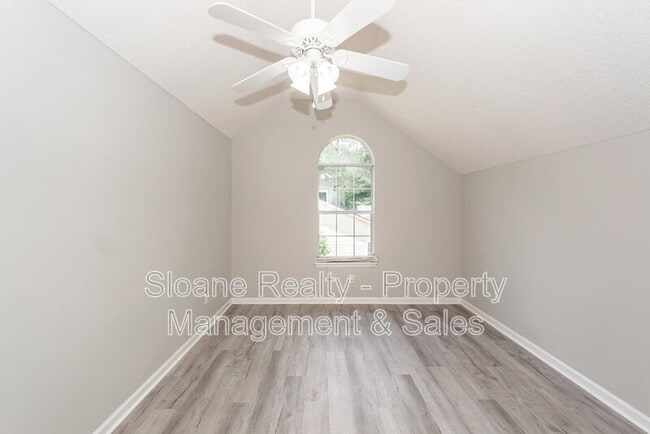Building Photo - 458 Planters Trace Dr