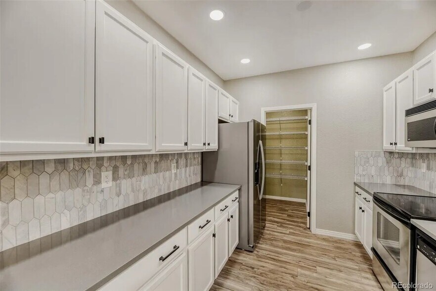 Building Photo - 9319 Amison Cir