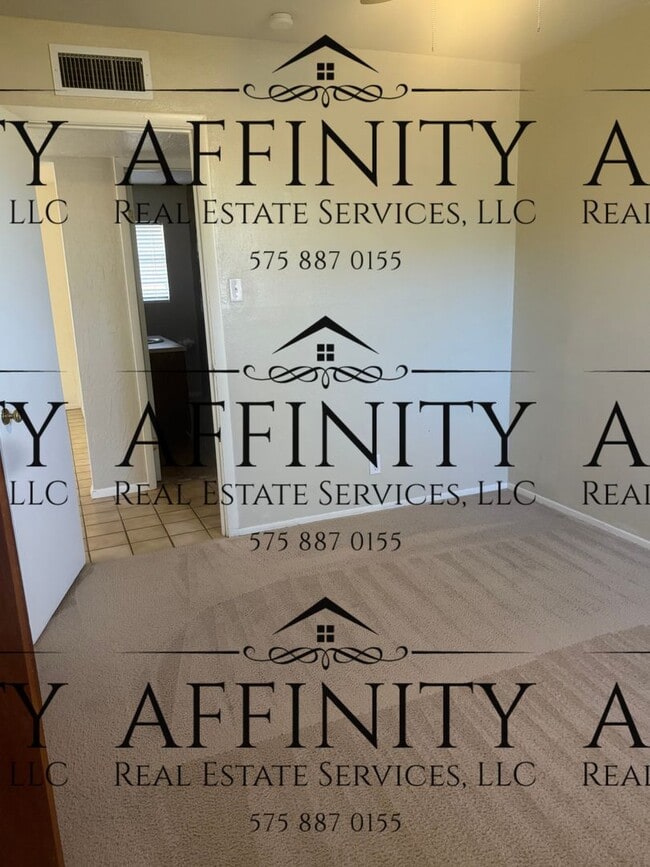 Building Photo - 3 bedroom home