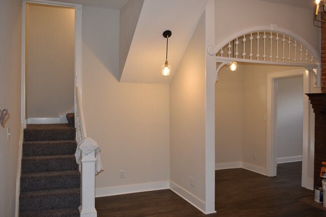 Building Photo - Renovated 3 Bedroom in Shelby Park close to Logan Street Market