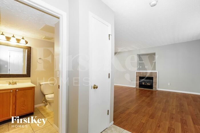 Building Photo - 5269 Paul Revere Rd