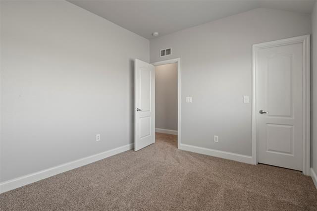 Building Photo - 1017 Chatsworth Dr