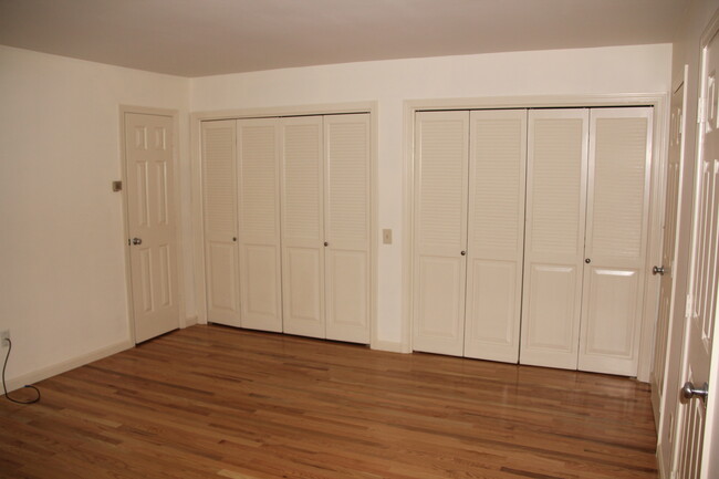 closets in master bedroom - 45 Tunxis Vlg