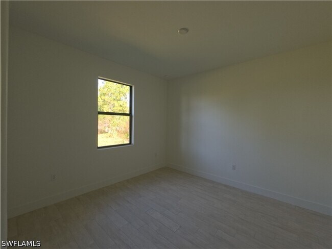 Building Photo - 2216 Kenneth Ave S