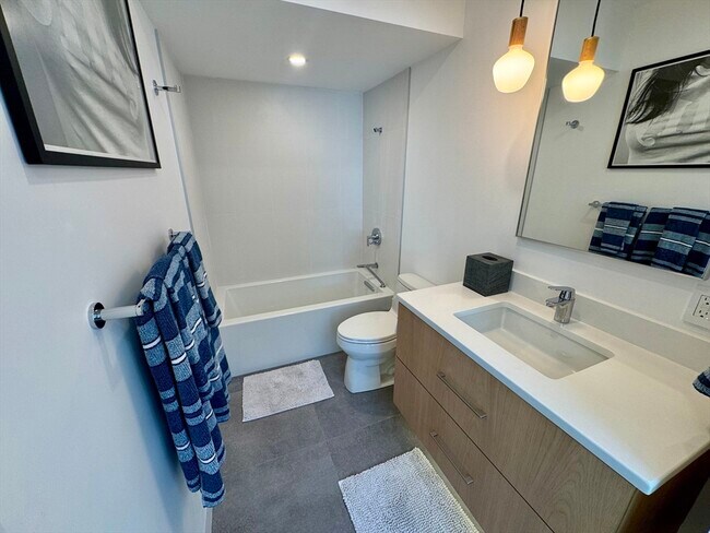 Building Photo - 22 Parker St