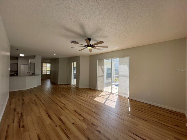 Building Photo - 1333 Flaxwood Ave