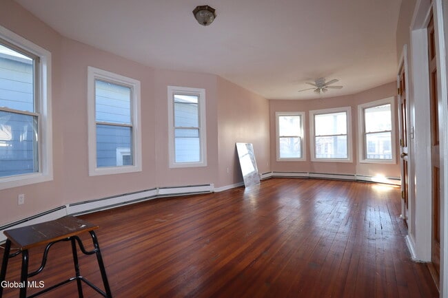 Building Photo - 29 Morris St