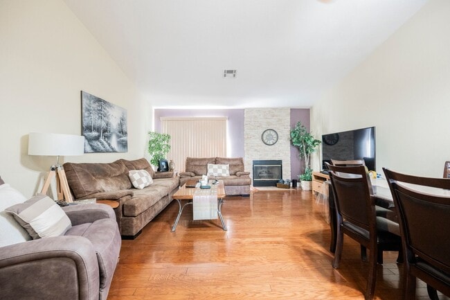 Building Photo - Summerlin - Single Story Townhome -