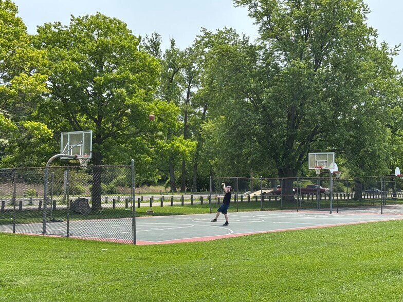 Building Photo - 1320 Westcott St