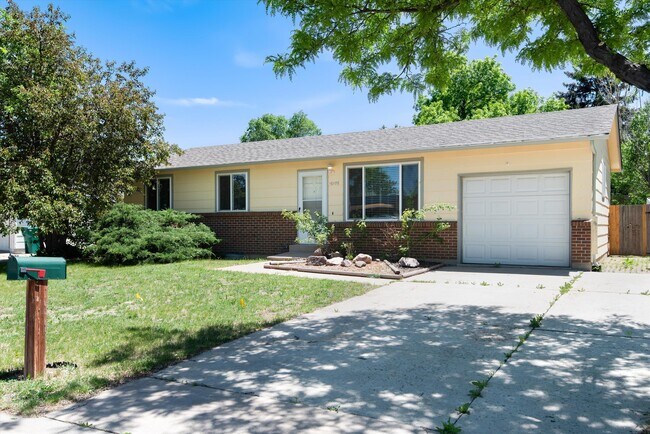 Building Photo - 16176 E Bates Dr