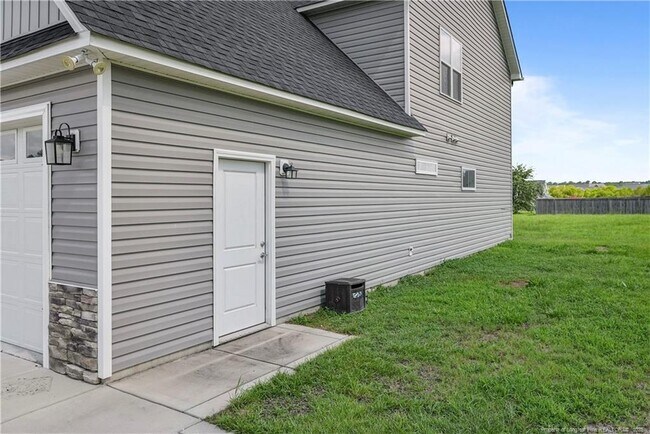 Building Photo - 110 Thunder Vly Ct
