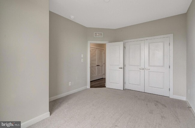 Building Photo - 43769 Metro Ter