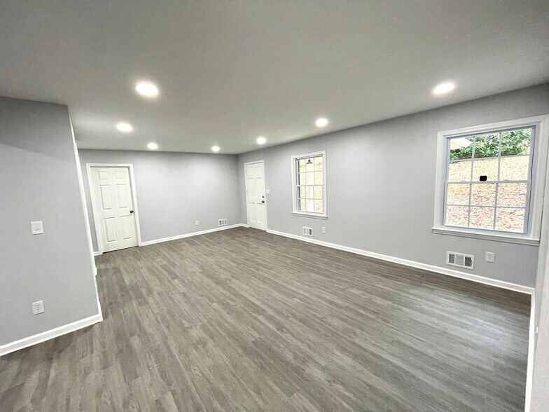 Bedroom 2 - 1695 Buford Dr