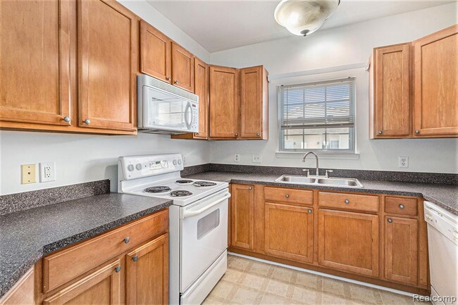 Building Photo - 13210 Addington Dr