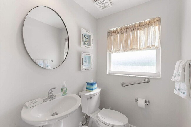 Building Photo - 685 N Barfield Dr