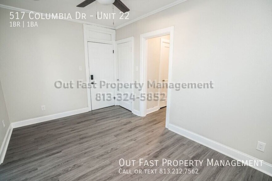 Building Photo - 517 Columbia Dr