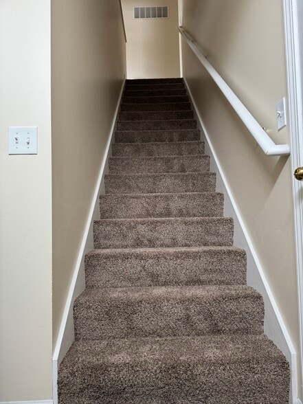 Building Photo - 1220 Alameda Blvd