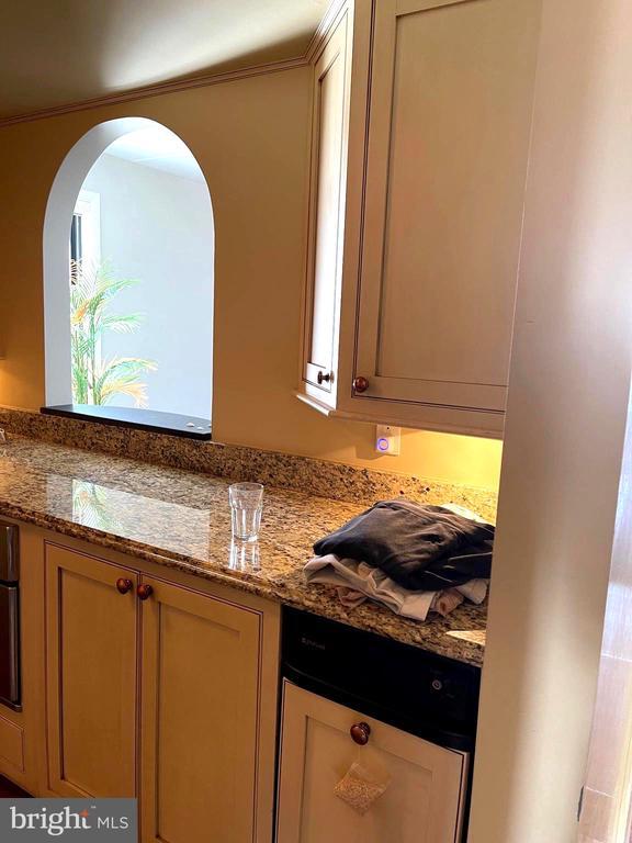 Building Photo - 28 Main St