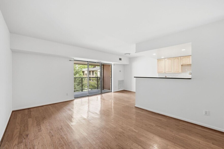 Building Photo - 2255 Castle Rock Square