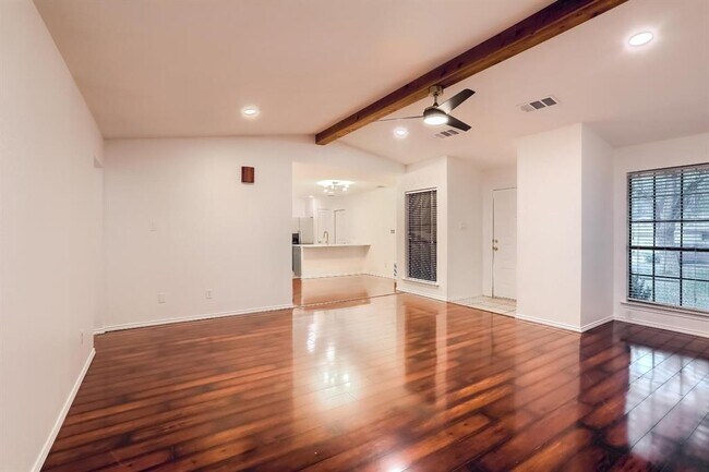 Building Photo - 8400 Horton Trail