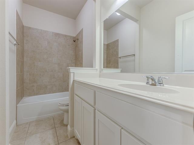 Building Photo - 1016 Llano Falls Dr